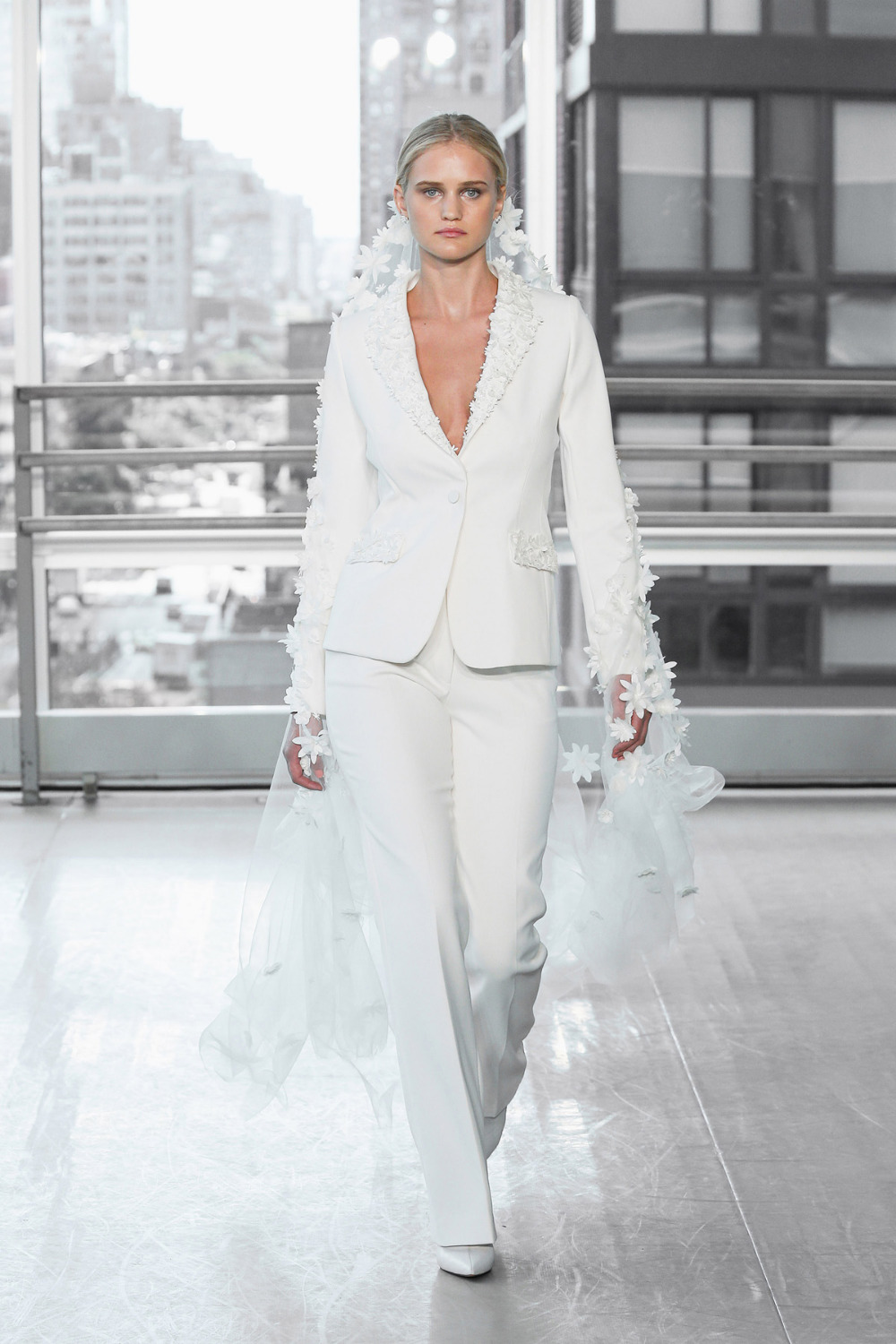 99116_Runway_FF_Uptown_Justin-Alexander-Signature