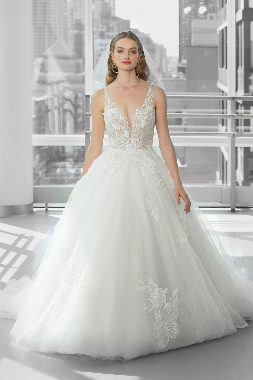 99132_Runway_FF_Kensington_Justin-Alexander-Signat