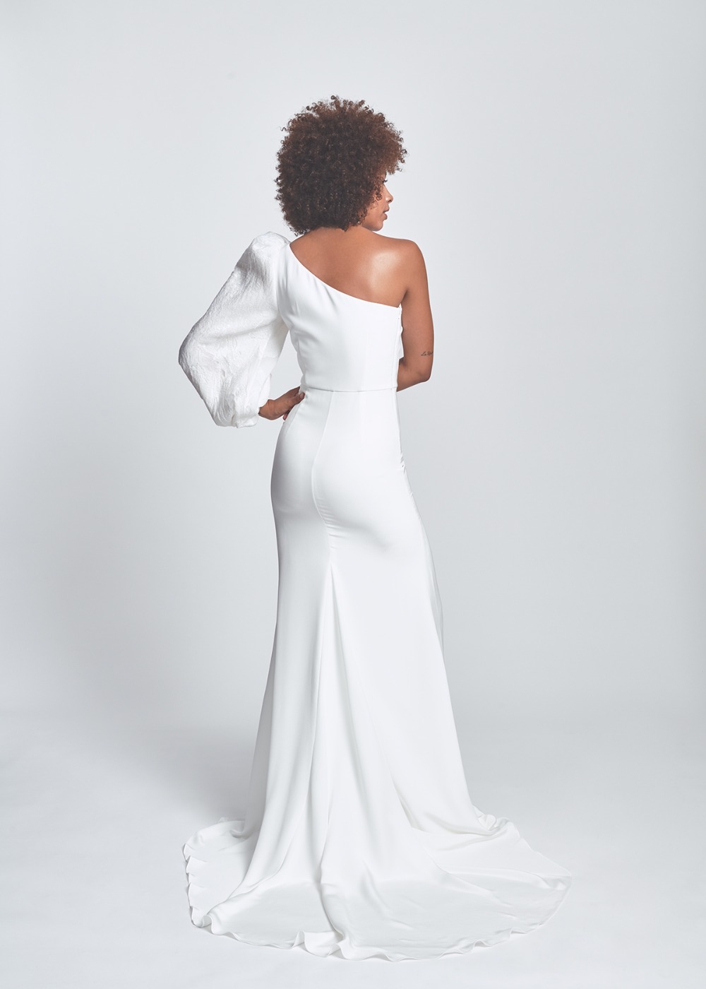 Alexandra-Grecco_Moon-Stone_Look-2_042