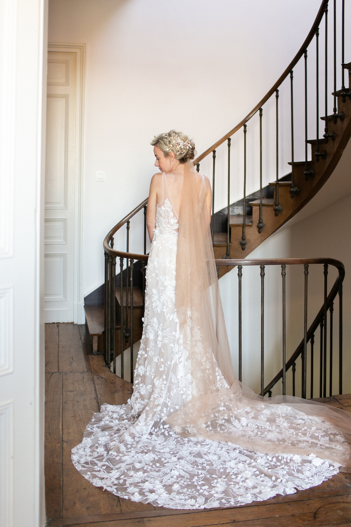 chateau-de-redon-ethereal-spring-wedding