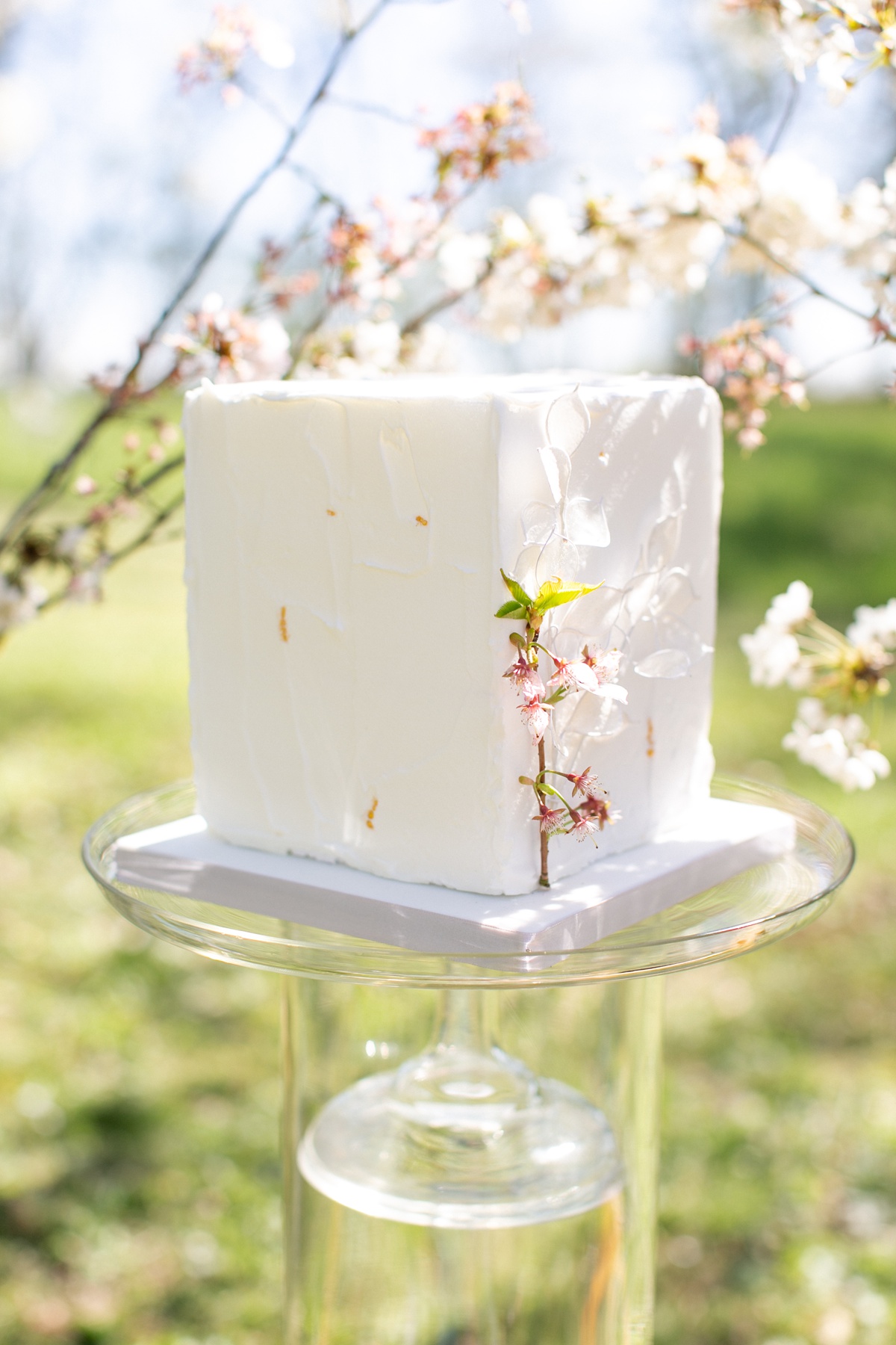 chateau-de-redon-ethereal-spring-wedding