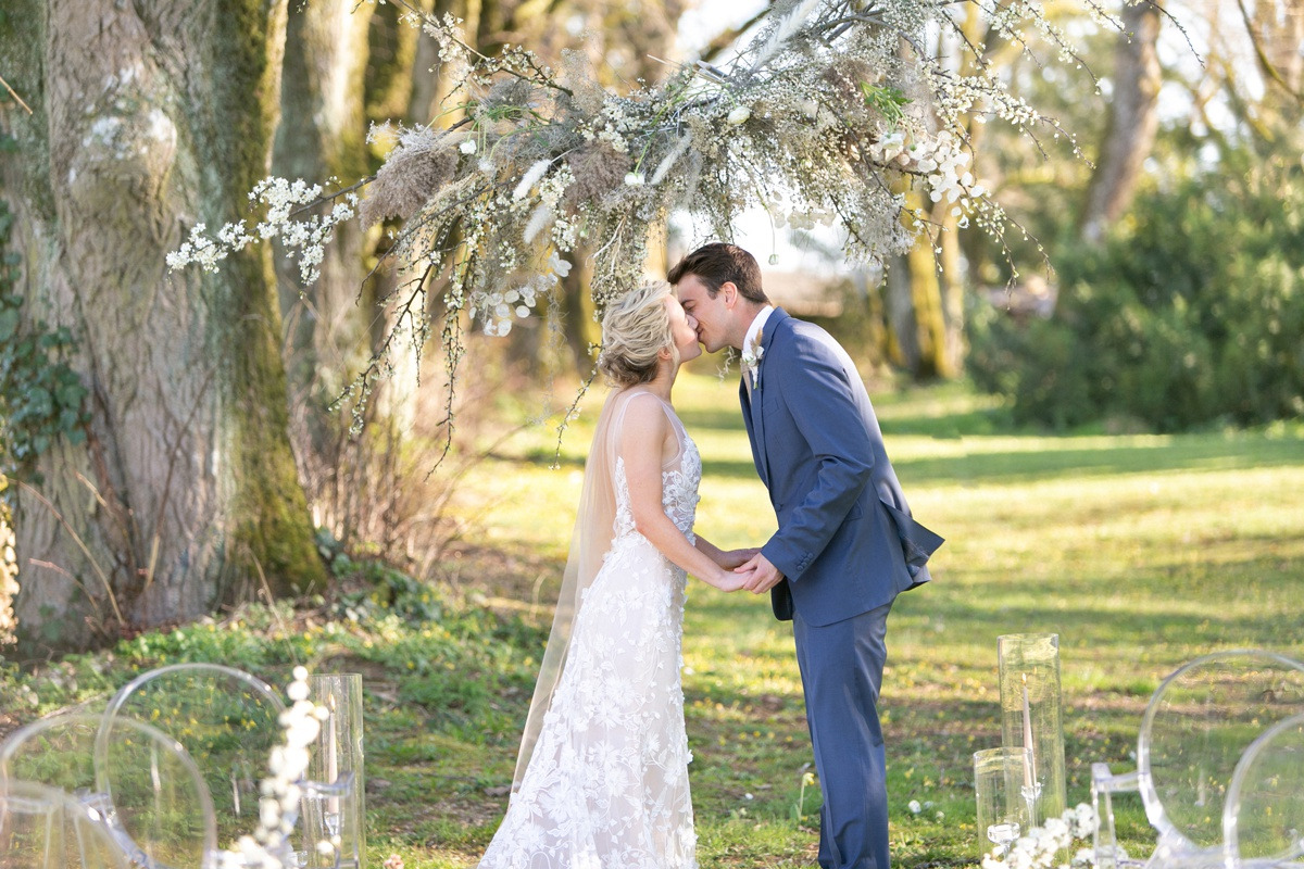 chateau-de-redon-ethereal-spring-wedding