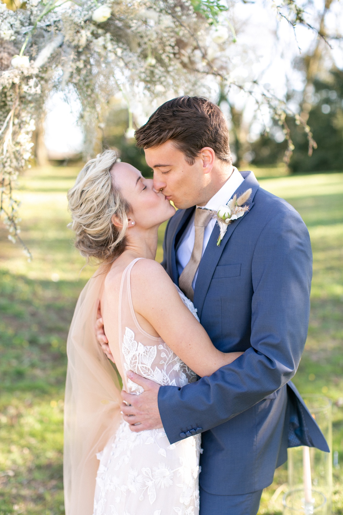 chateau-de-redon-ethereal-spring-wedding