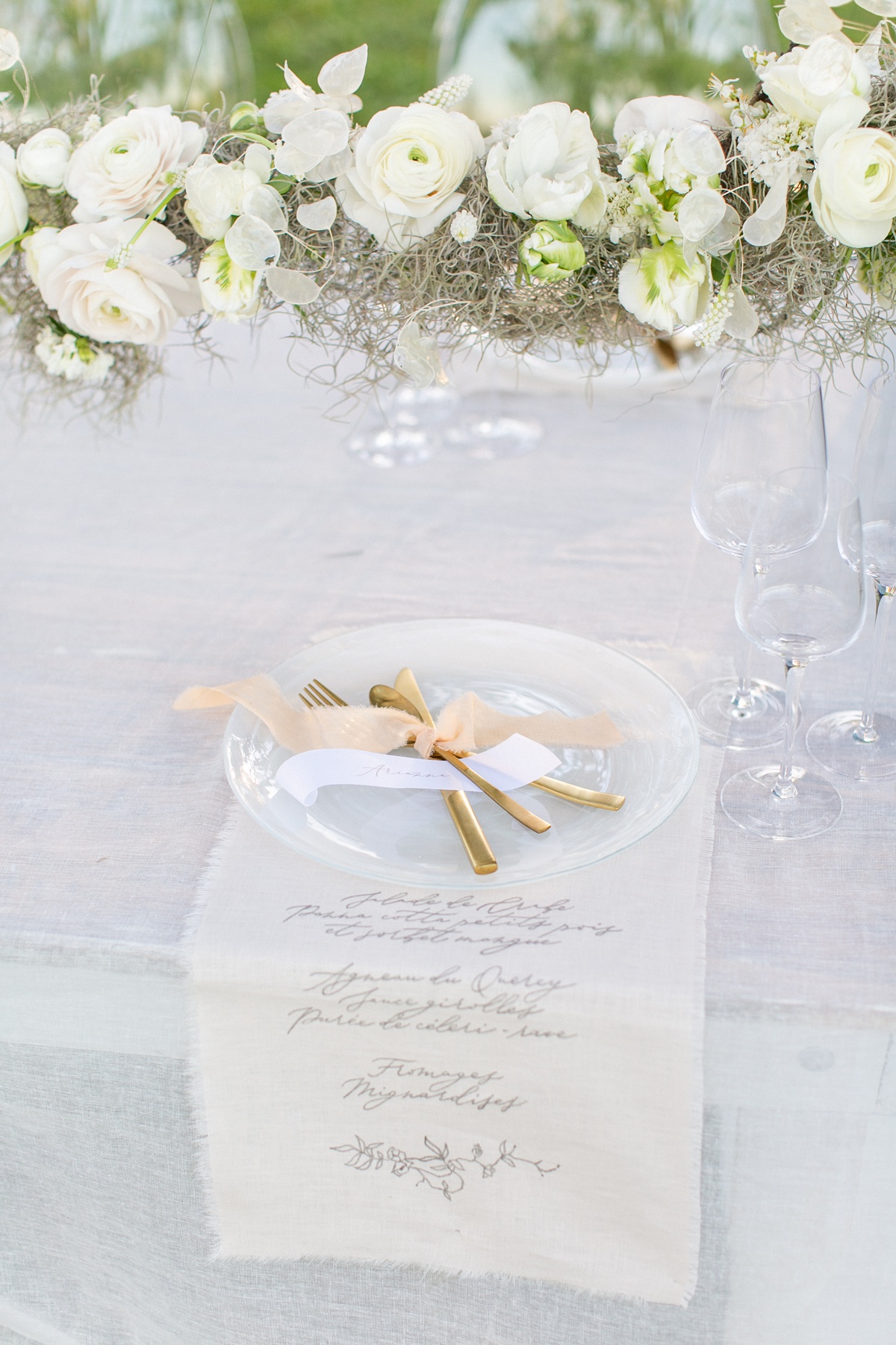chateau-de-redon-ethereal-spring-wedding