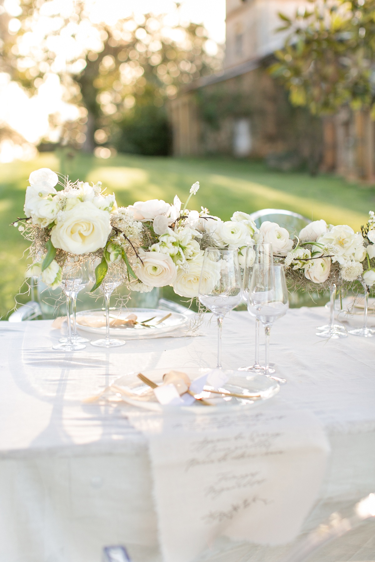 chateau-de-redon-ethereal-spring-wedding