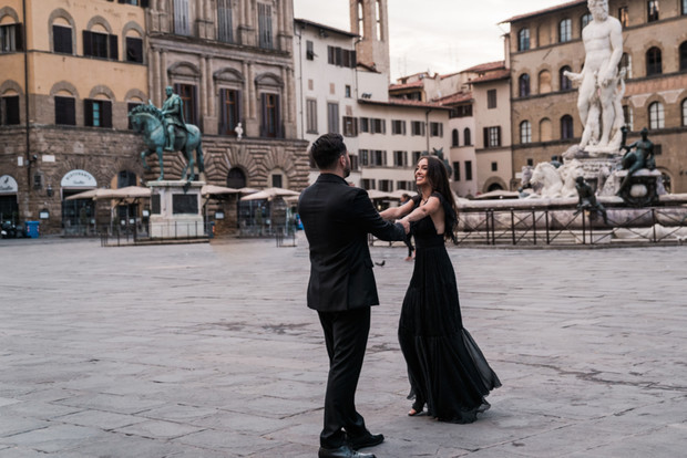 We Are Swooning Over This Florence Engagement Session