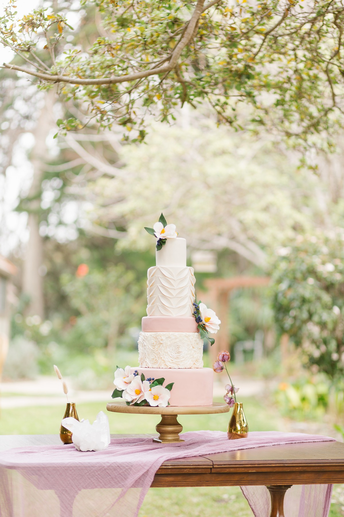 enchanted-forest-wedding-inspiration-pie