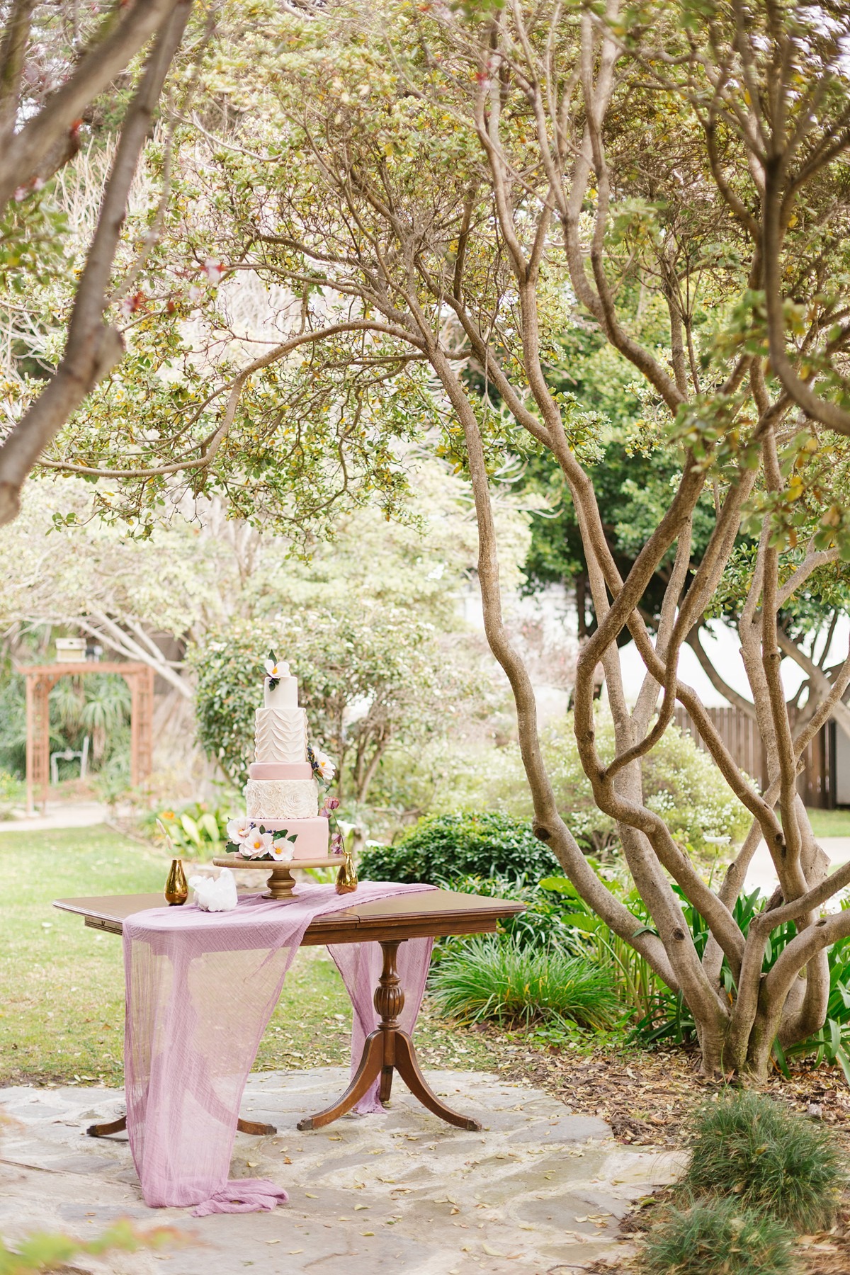 enchanted-forest-wedding-inspiration-pie