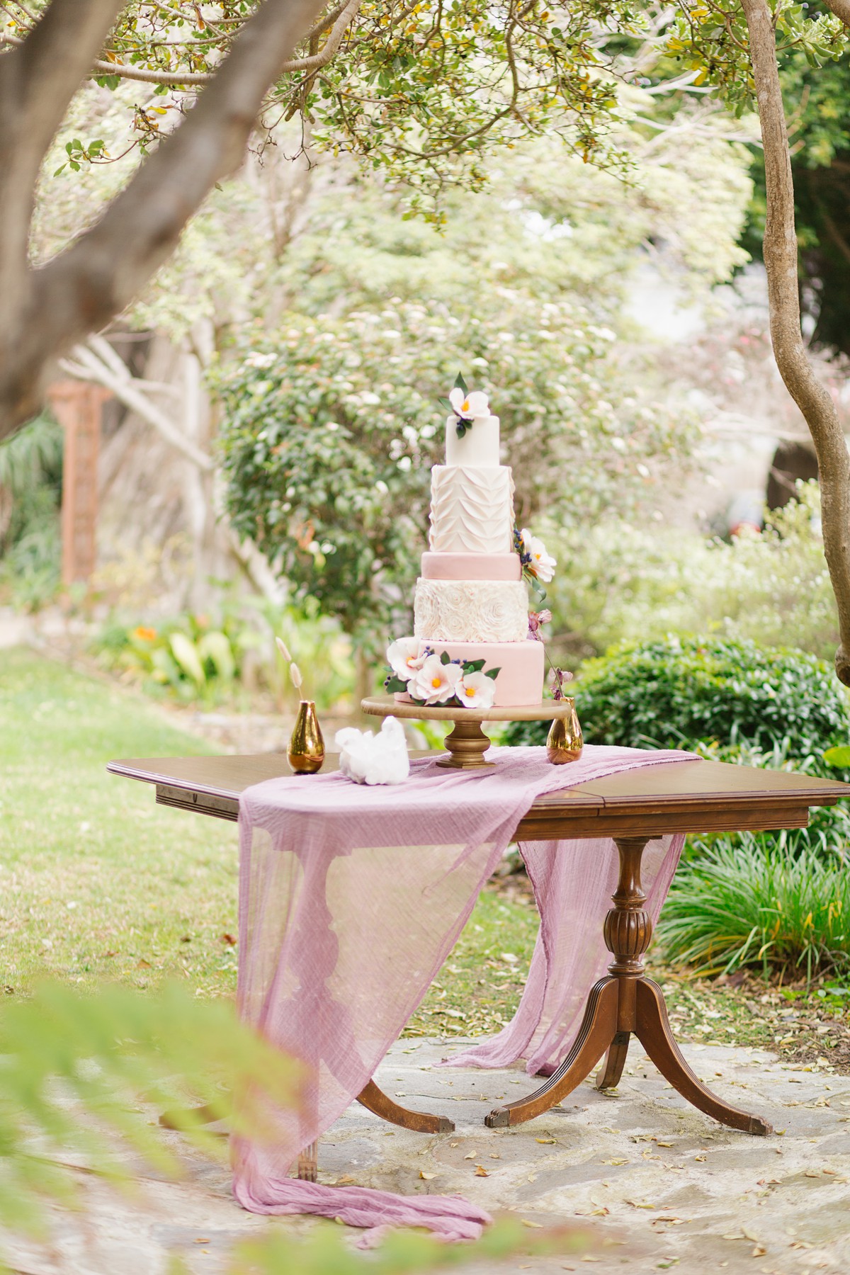 enchanted-forest-wedding-inspiration-pie