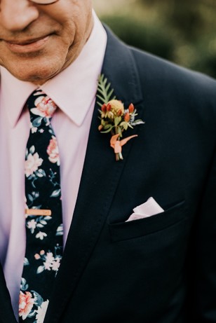 groom and groomsmen floral tie