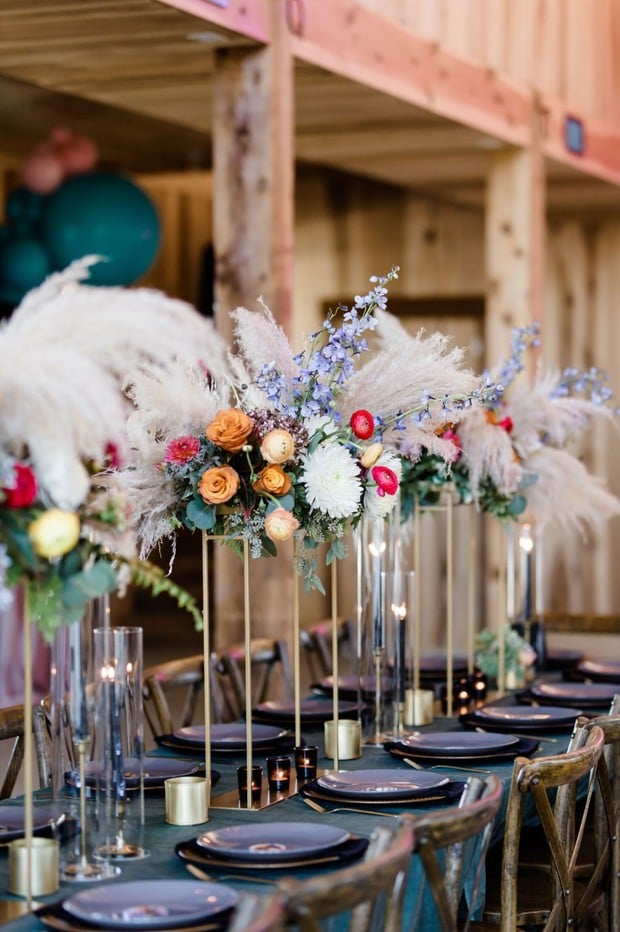 dramatic and fun table floral decor