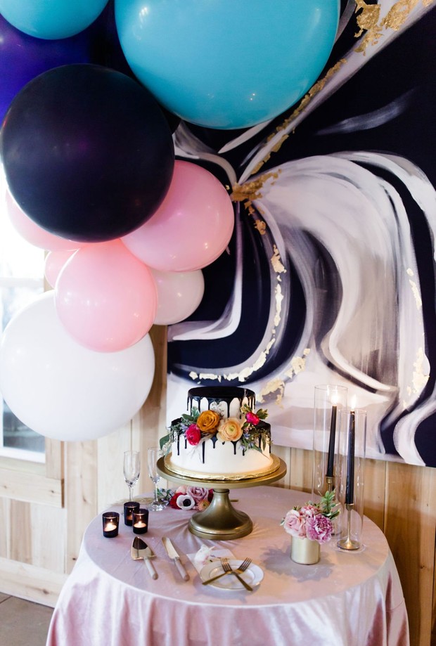 balloon installation cake table decor
