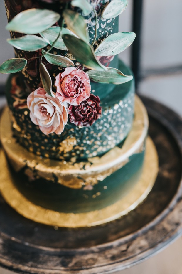 gold and emerald green wedding cake