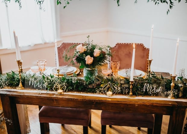 gold wedding decor for your sweetheart table