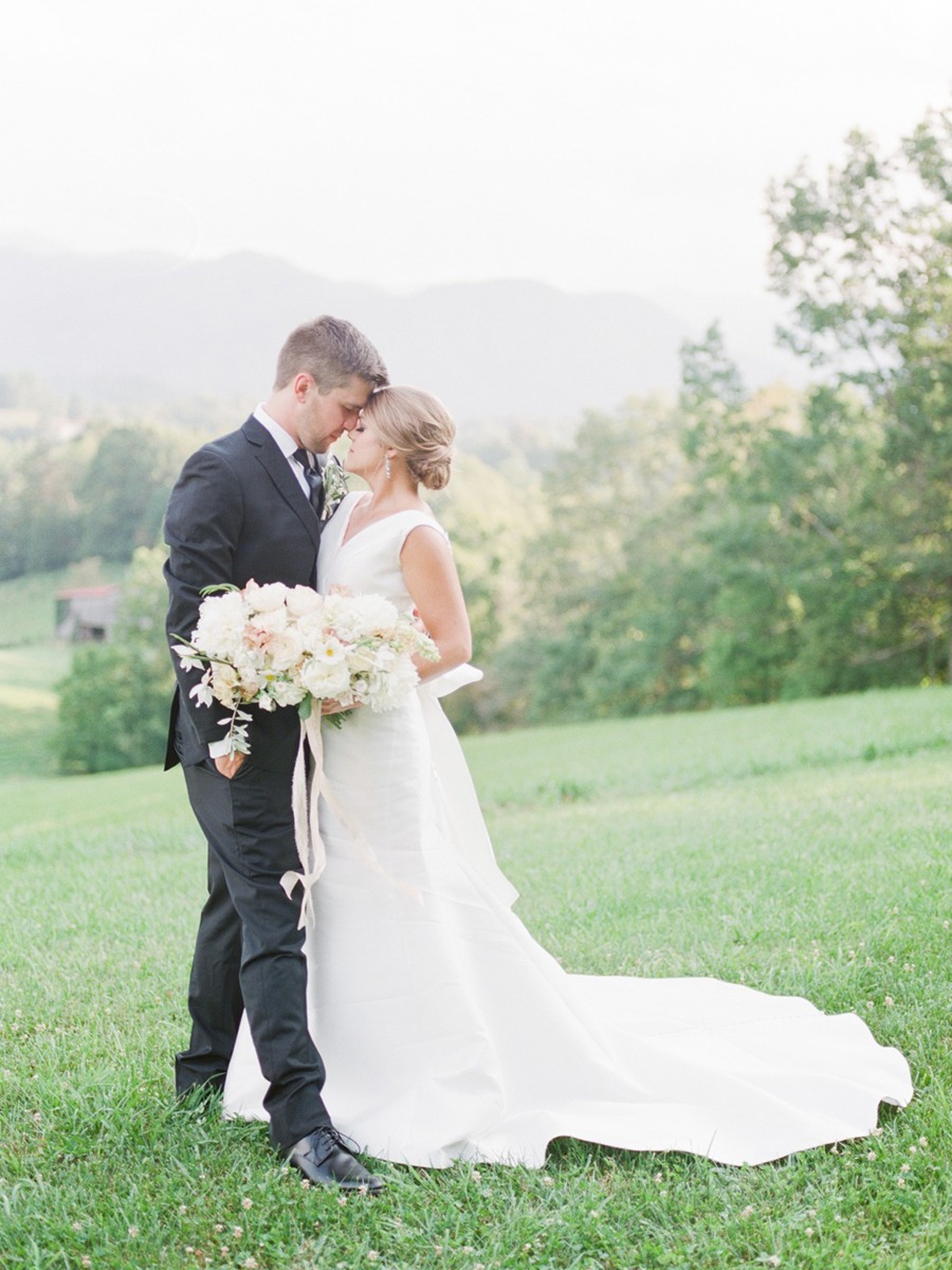 White and Green Tuscany Inspired Wedding Ideas