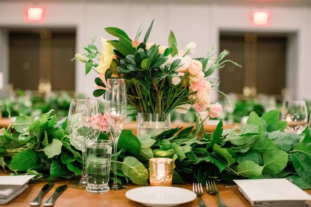 greenery garland wedding table decor idea