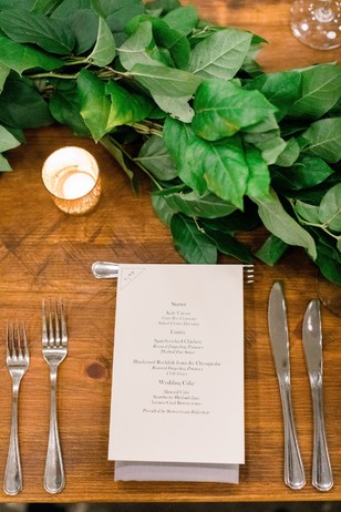 greenery garland wedding table decor idea