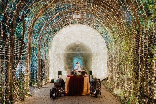 wedding light tunnel