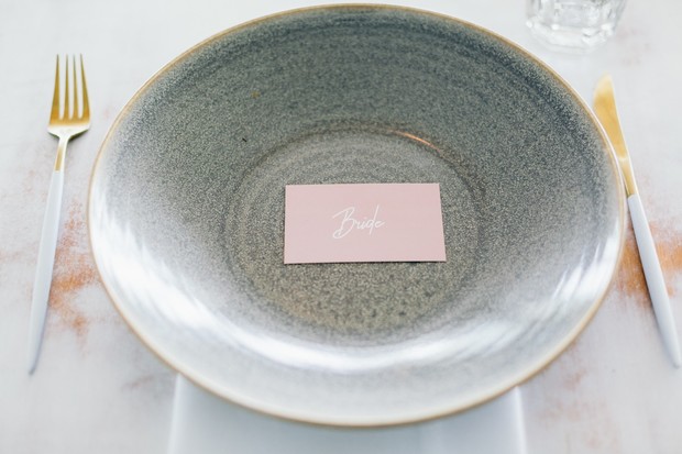 simple and chic place setting