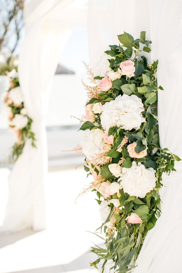white and blush wedding floral decor for you wedding ceremony