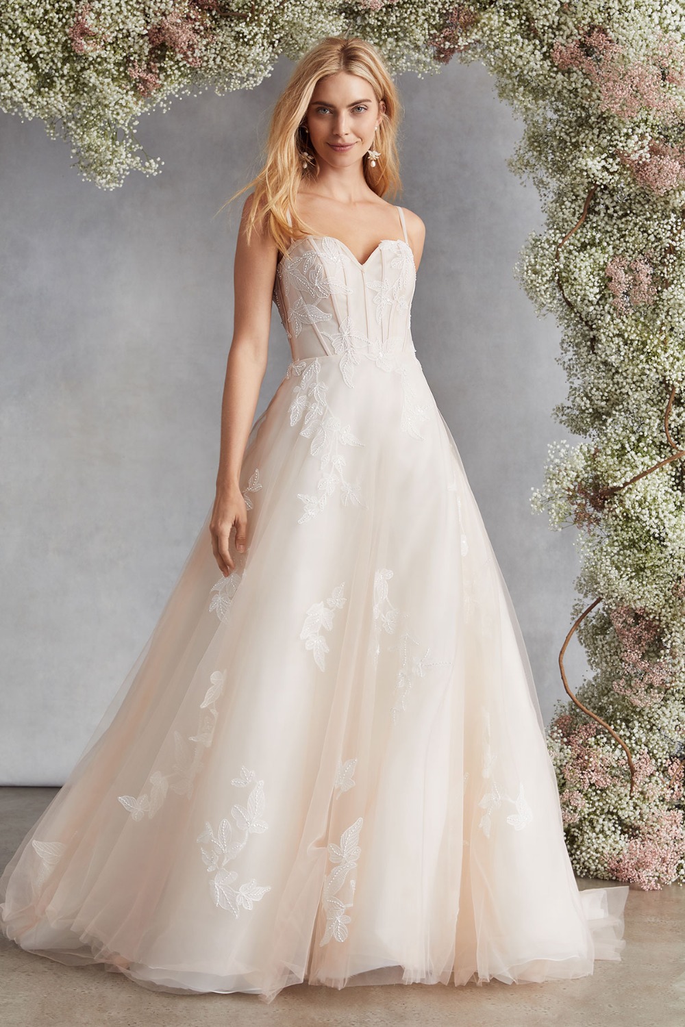 KF_F20_BELLA_20190916_KELLY_FAETANINI_05LOOKBOOK_0