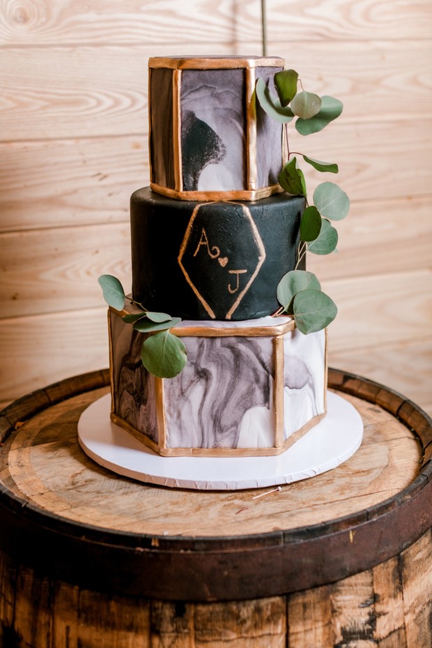 modern marbled wedding cake