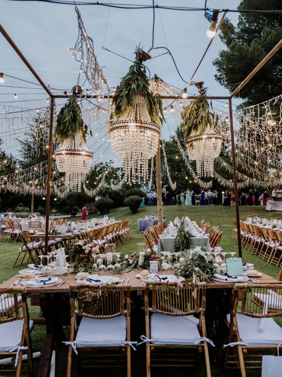 This Enchanting Garden Wedding in Spain Lights Up The Night