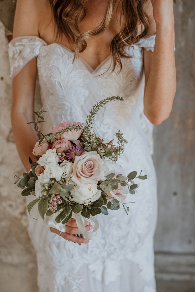 blush and ivory wedding bouquet