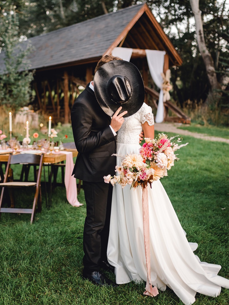 A Fall Country Wedding That Isn't Harvest Themed