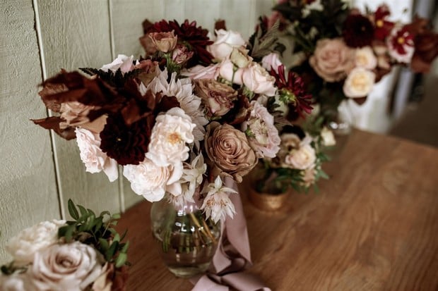 white and burgundy wedding flowers