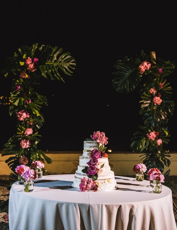 naked wedding cake table