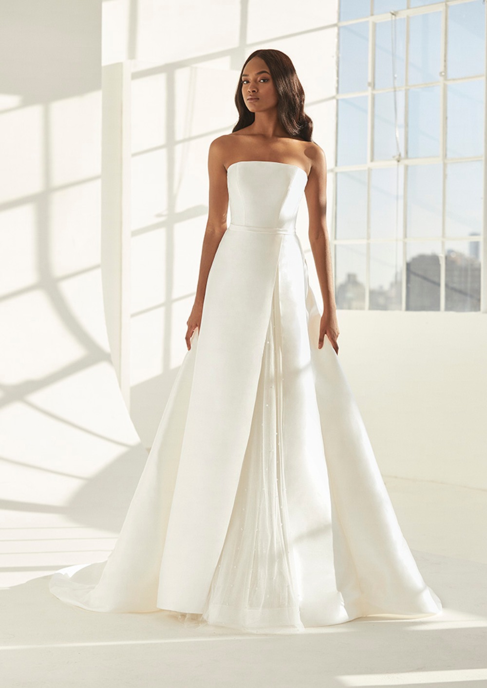ASHLEY GRAHAM x PRONOVIAS_CURTIS 2