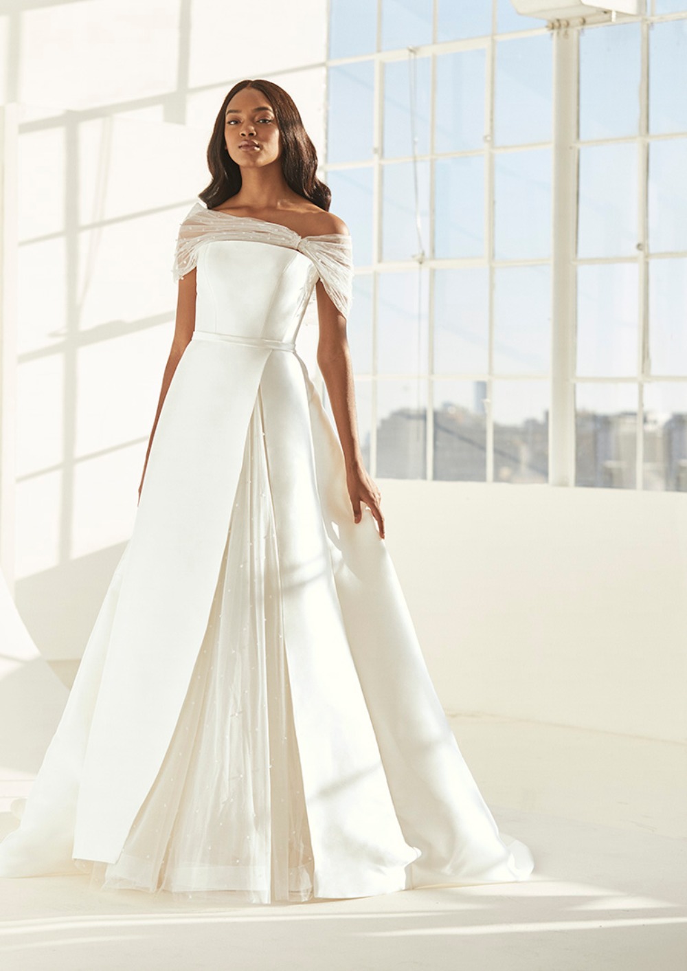 ASHLEY GRAHAM x PRONOVIAS_CURTIS