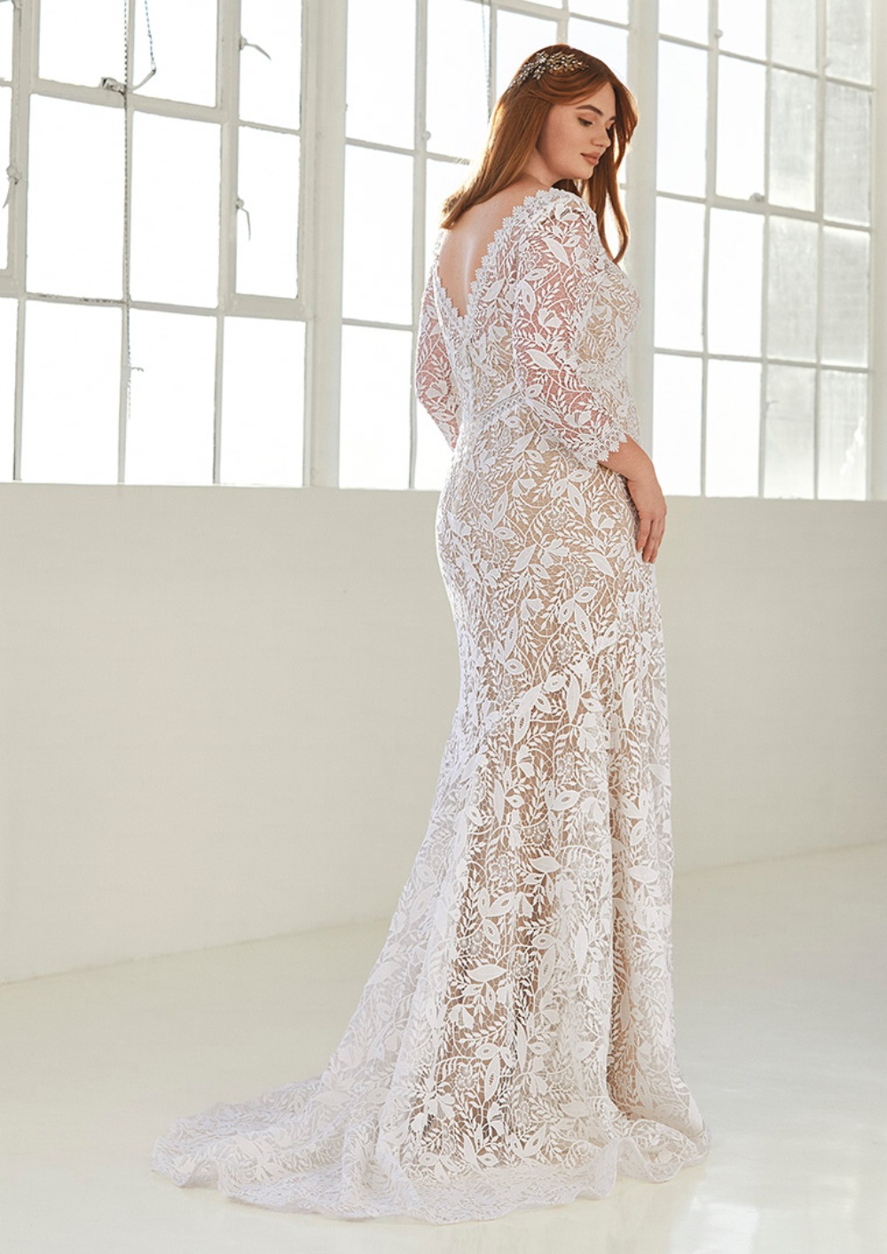 ASHLEY GRAHAM x PRONOVIAS_DUNAWAY-PLUS 2