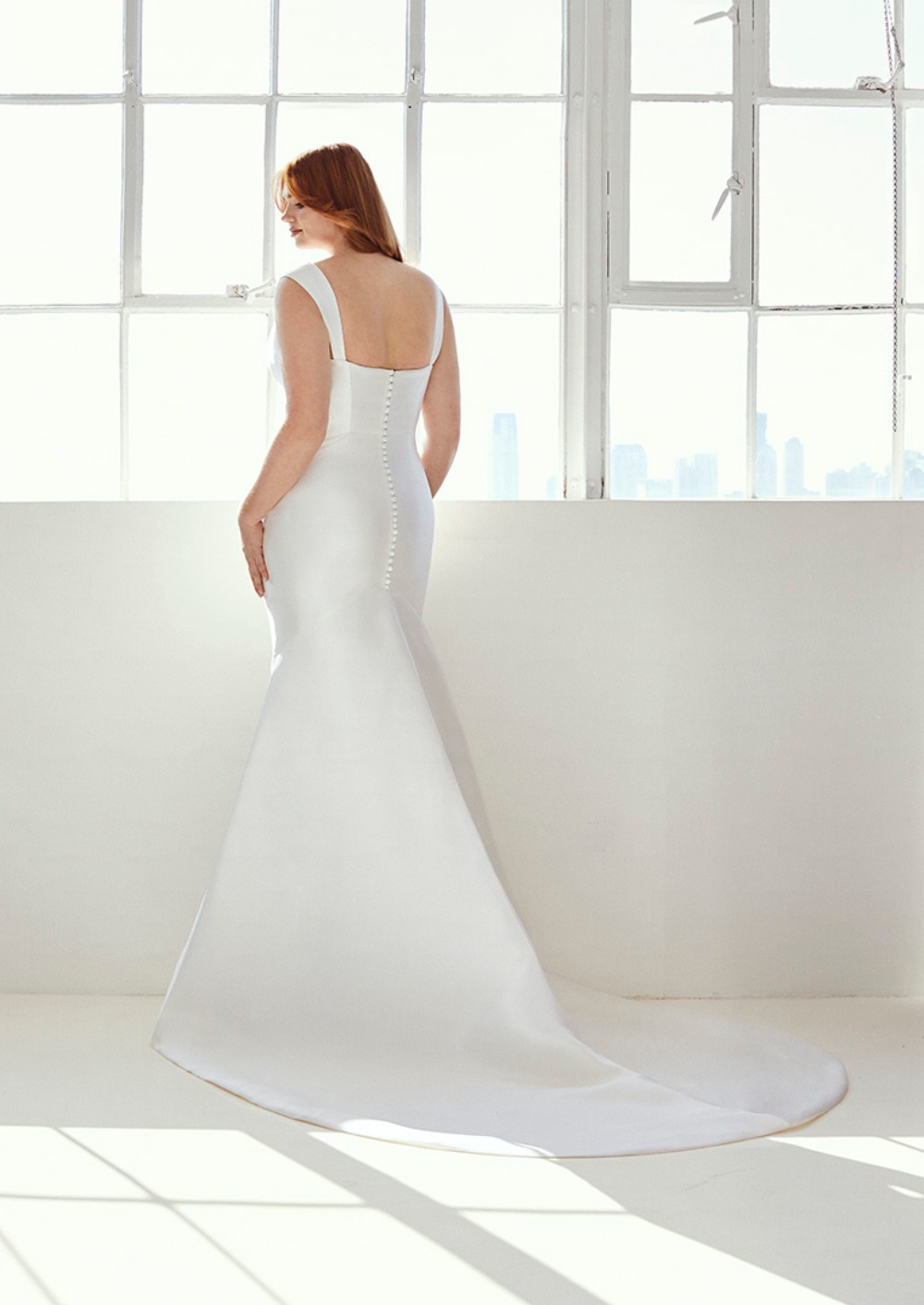ASHLEY GRAHAM x PRONOVIAS_HUTTON-PLUS 2