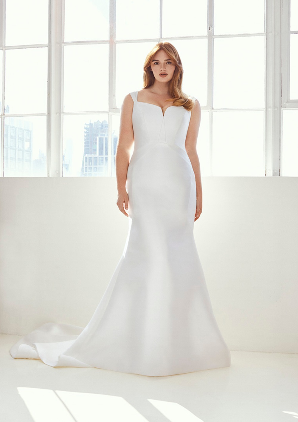 ASHLEY GRAHAM x PRONOVIAS_HUTTON-PLUS