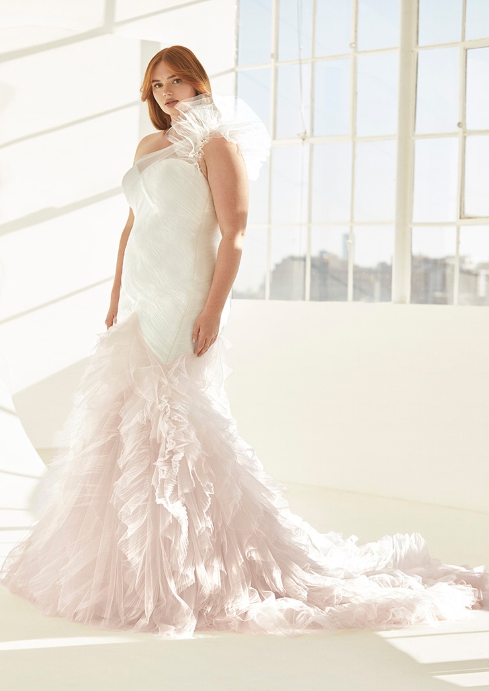 ASHLEY GRAHAM x PRONOVIAS_NEAL-PLUS