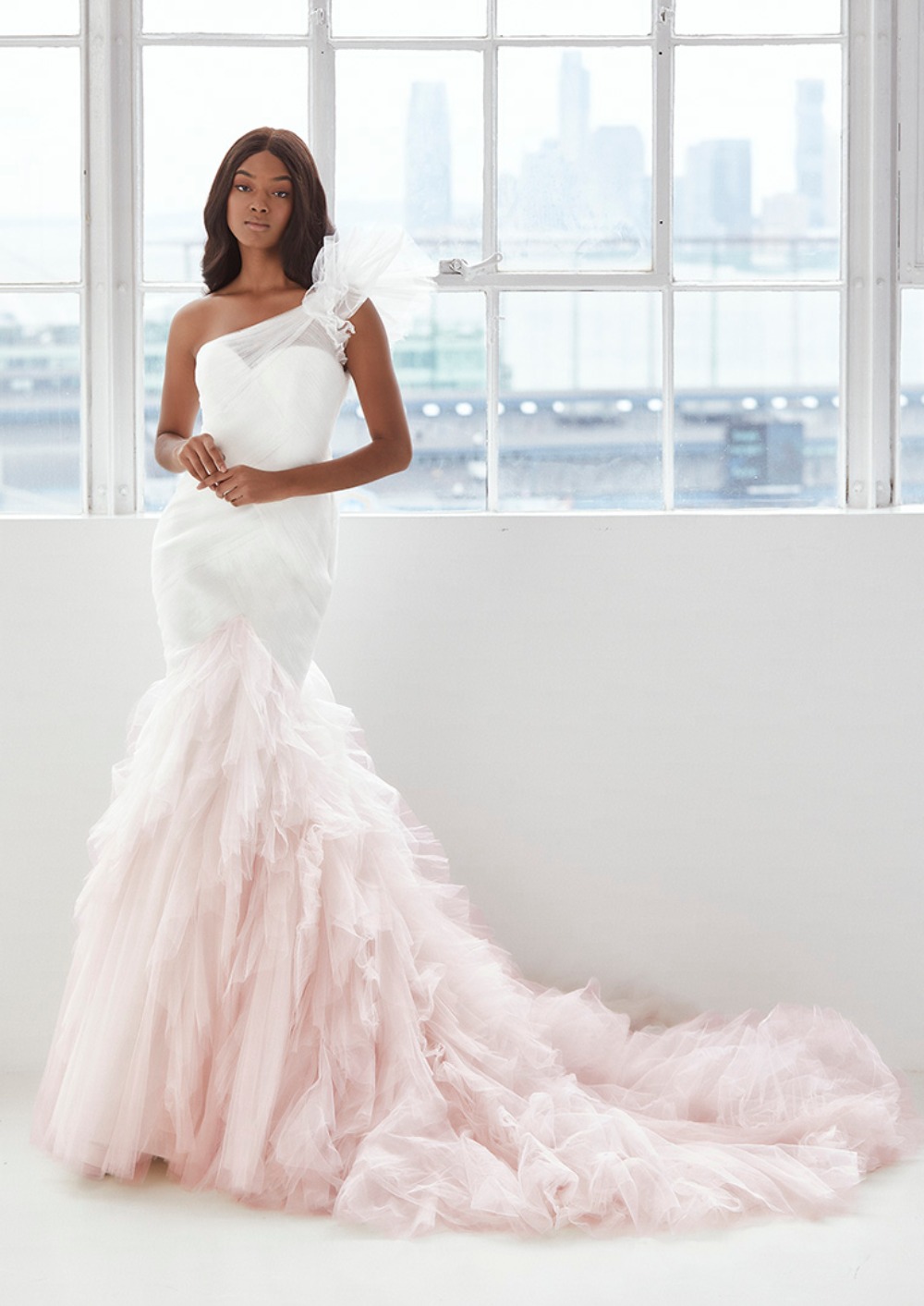 ASHLEY GRAHAM x PRONOVIAS_NEAL