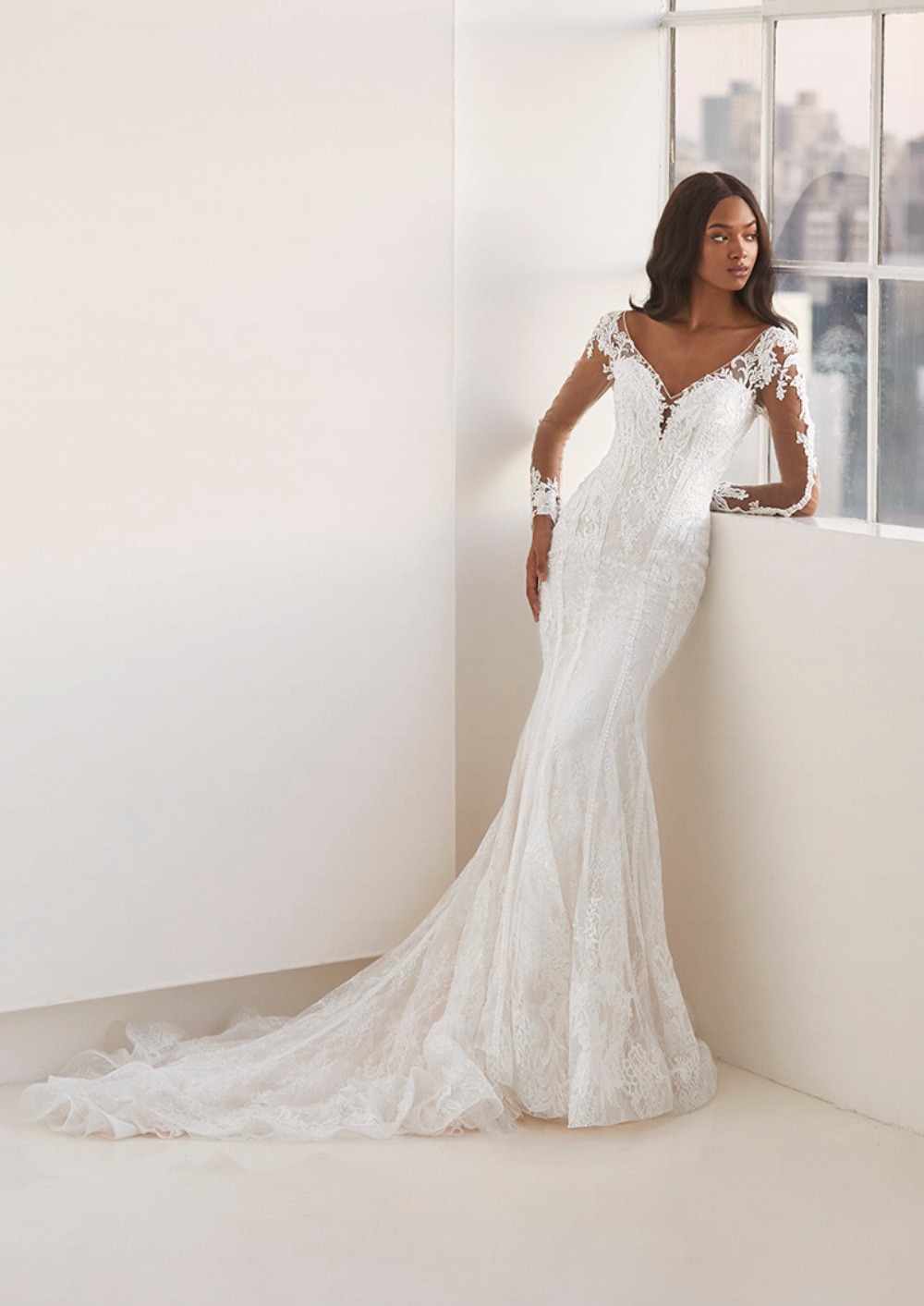 ASHLEY GRAHAM x PRONOVIAS_SHIRLEY