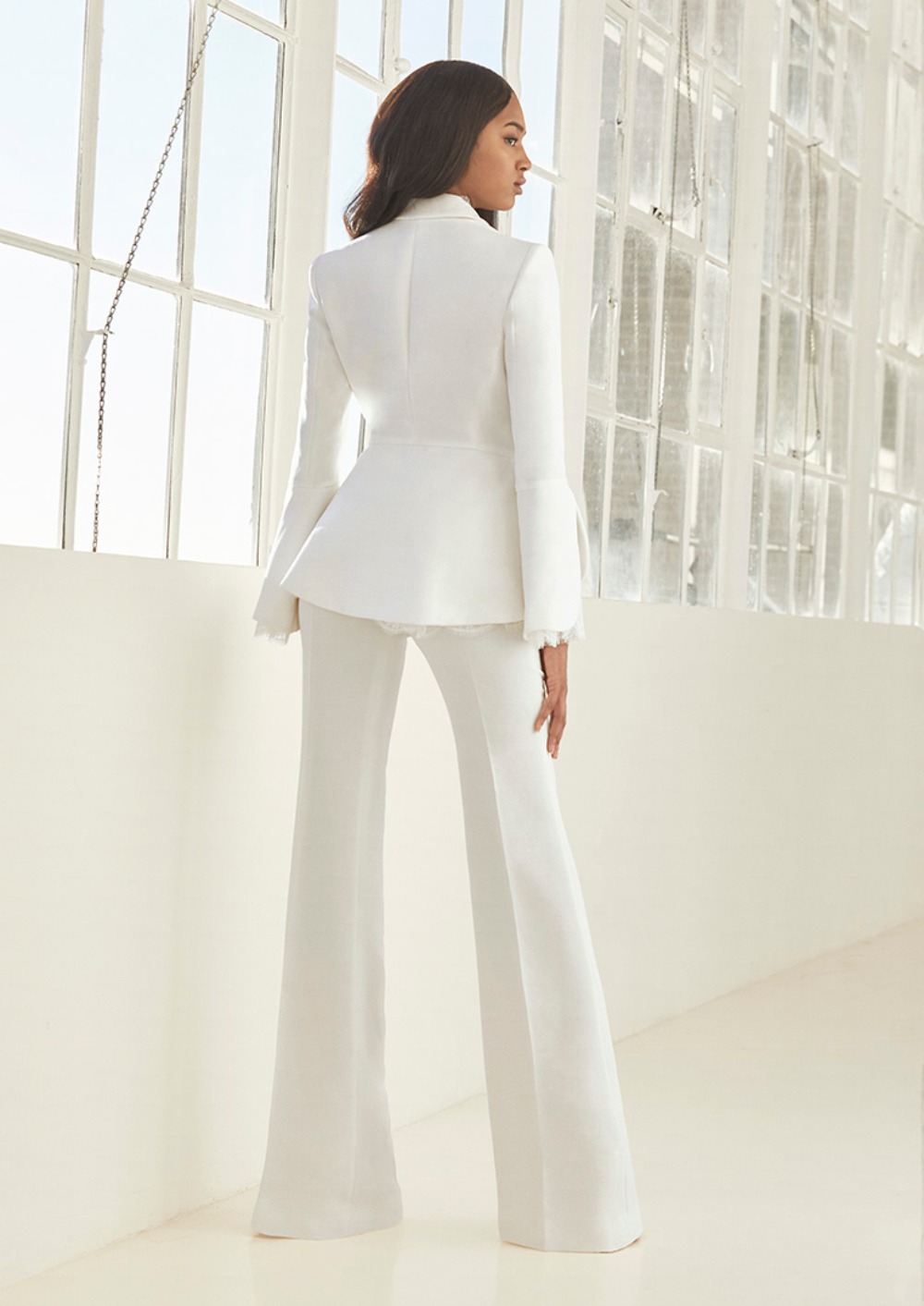ASHLEY GRAHAM x PRONOVIAS_WRIGHT 2