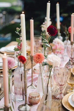 coral pink and gold table decor