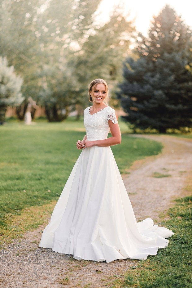 sweet cap sleeve wedding dress for your fall country wedding