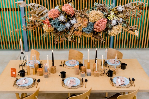 soft and elegant modern minimalist wedding table decor