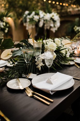 gold and white wedding modern chic table decor