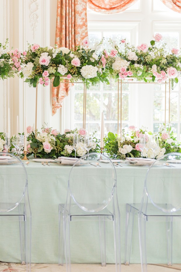 pastel green and gold wedding table decor