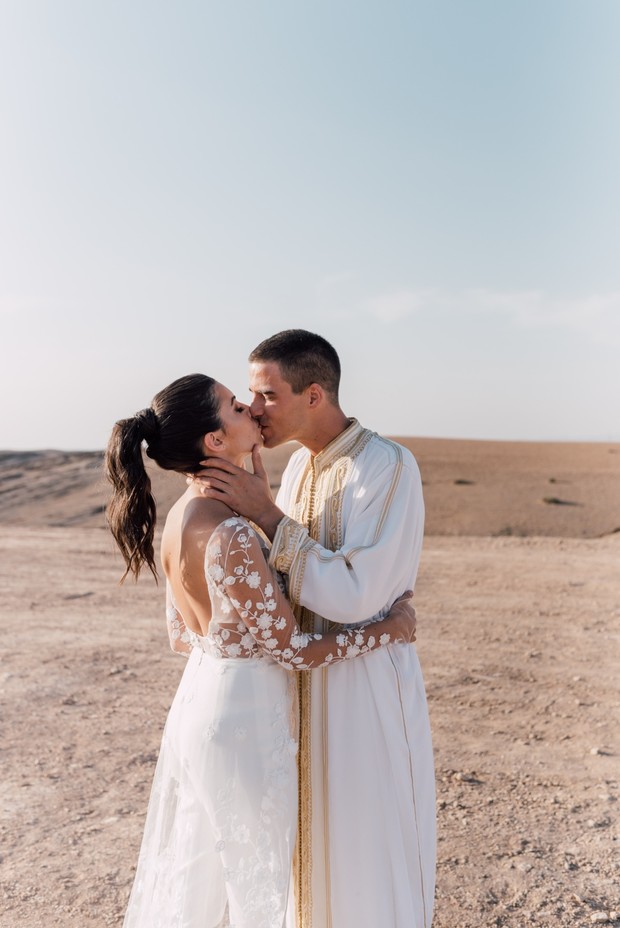 wedding kiss in Morocco