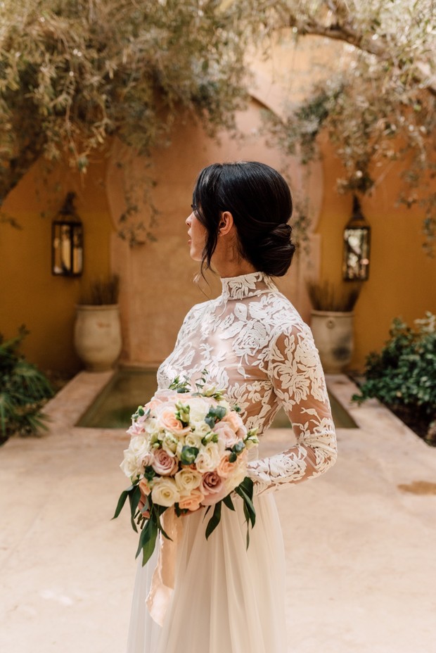 elegant and chic wedding look for the bride