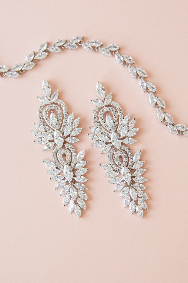 The Wedding Jewelry You Want to Have for Those Getting Ready Shots