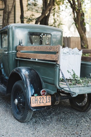 vintage wedding car