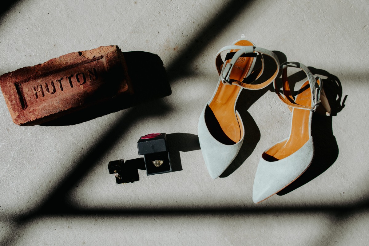 hutton-brickyards-wedding-amber-gress-00